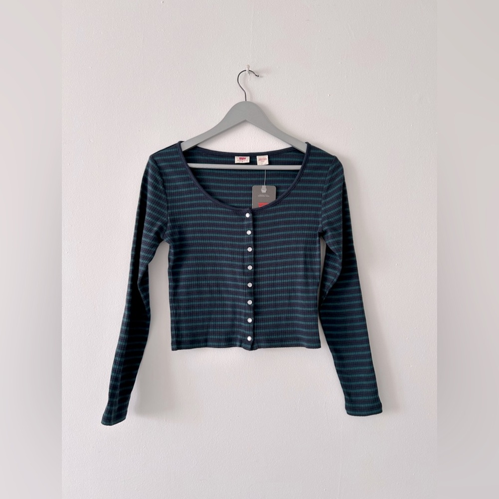 Long sleeve Britt Snap front top